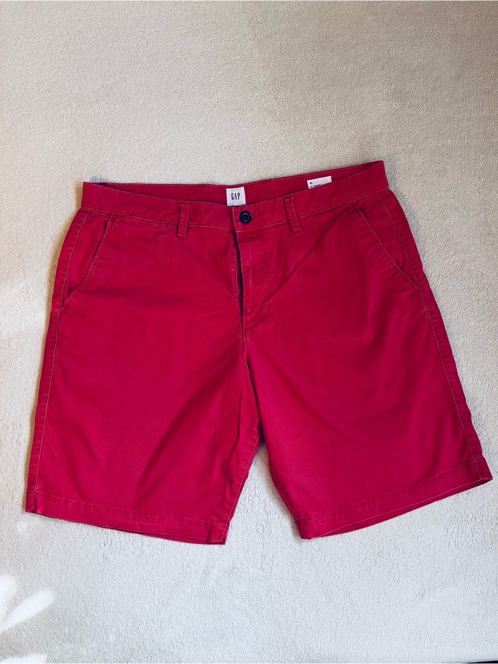 GAP, Flat Front Chino Shorts, Men’s, 33, Bright Red.